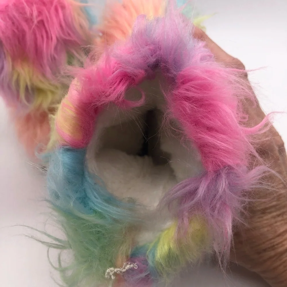 LINK - LITTLE GIRLS FURRY RAINBOW COLORED BOOTIES SIZE 6